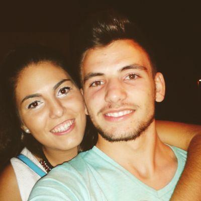 @BeaLct: Soltar en una carcajada todo el aire, y después respirar. Vale? :) // G1. Todo lo que necesito eres tú ❤