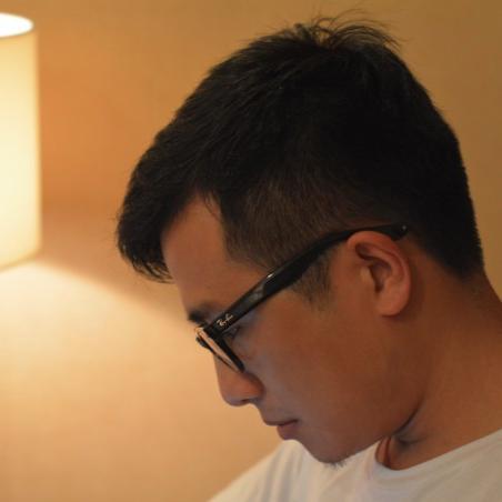 Mark_Qin's profile picture. 擅前端，喜摄影，爱阅读，好运动，通吉他，能折腾，可攀谈。