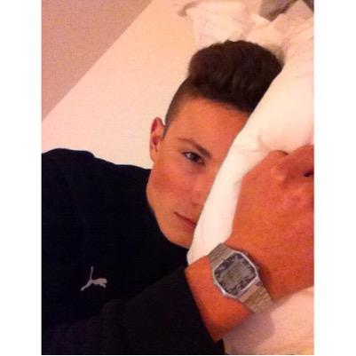 laideurmancelle's profile picture. Il y en a marre des post bad vous êtes tous moches dans cette ville.