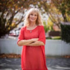Looking for a calm, streamlined way to achieve the best price for your property? Give me a call, I can help.