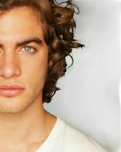 A brooding artist, loving brother and hardcore skater. First and foremost, best friend of the beautiful and spunky Alyssa Gardner. (RP 18+)