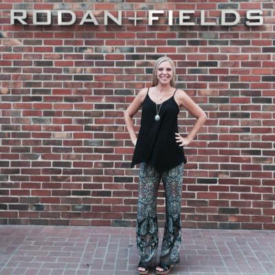 julieroumbanis's profile picture. 