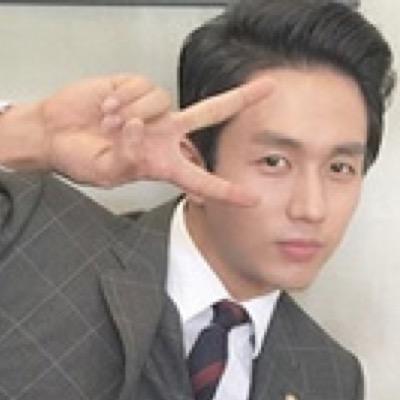2AMのイムスロン(임 슬옹)です。 日本語と韓国語を話す偽物です。仏の顔も三度まで…怖くないぞ!ㅋㅋ 1987.5.11生まれののんびりやのO型だよ。 15.6.11st.