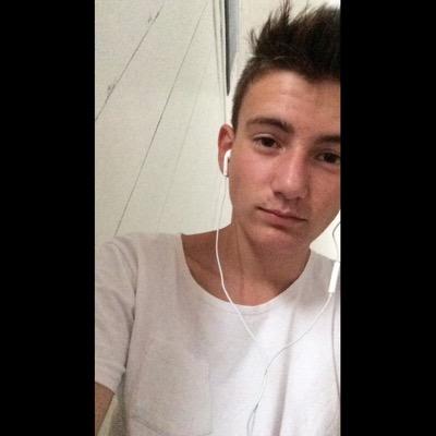 Mateo 15yo/Nouveau sur Twitter ✊ snap: kamaye767 Insta: SxperBlast kik: nekflamme1995 ask: @Sxperblast #TeamFollowBack Neymar/Nekfeu