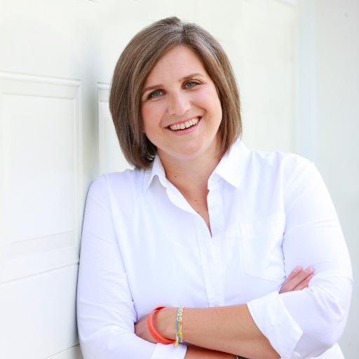 atmarais's profile picture. Digital Media Consultant, creator of content, writer, traveler and Super Aunt @auntiecamp Follow my travels @longlegstravels