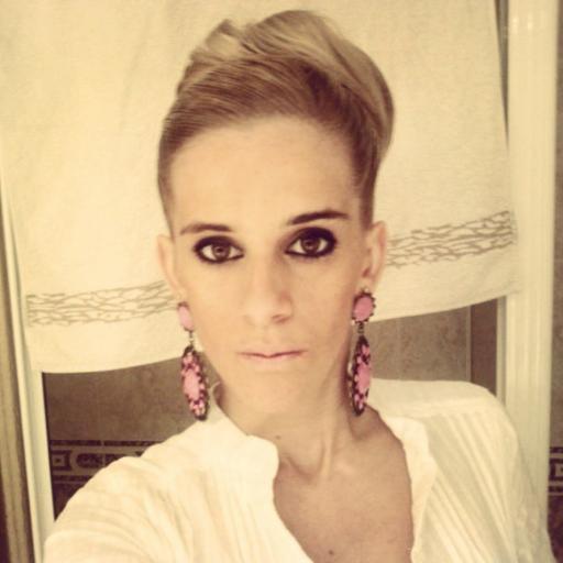 Bornemouth born online marketing girl. Always looking to network and JV.