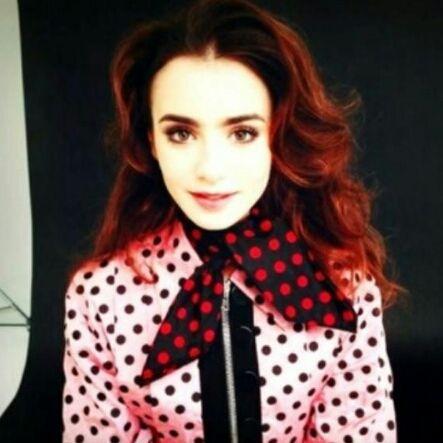 lilyasemojis's profile picture. 