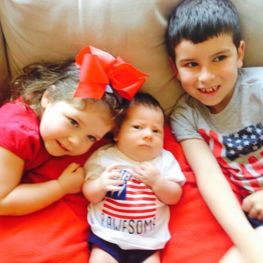 YasminLSantiago's profile picture. 