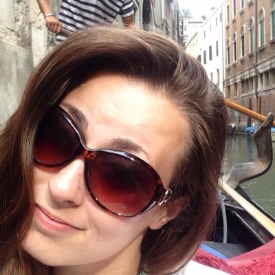 TeacherClaire89's profile picture. 