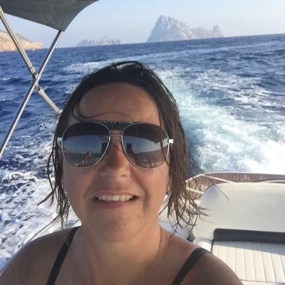 living in ibiza built some apps https://t.co/tJ8jrgpx1a run a few pubs before that and help with https://t.co/wc9AEdPycq