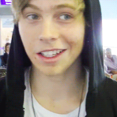 coolevans1's profile picture. i love 5sos but i dont like twitter just for the #ask5sos