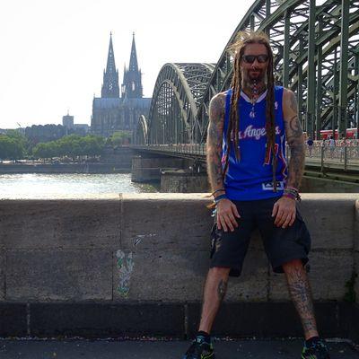 thelivingdreads's profile picture. Australian Freelance Writer, Blogger, Vocalist, Photographer, Videographer, Wanderluster, Traveler, History, Architecture, Landscapes, Nature, Horror, AFL, NBA
