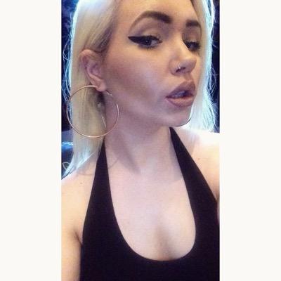 rosay_shanks's profile picture. 