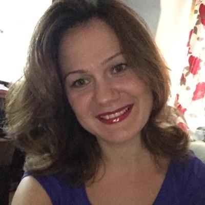 larablauta's profile picture. 