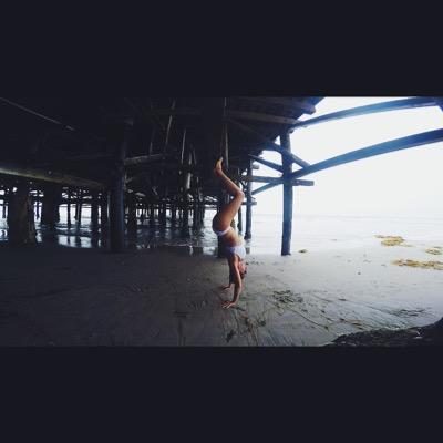 realSarahSchmid's profile picture. Namaslay, tweeters.