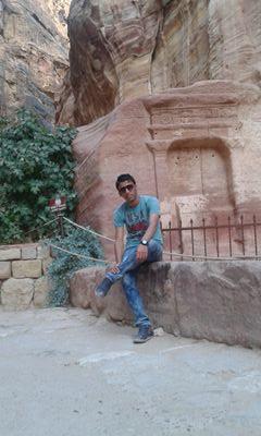 AhmadDrabkah's profile picture. ‏لا أقارن نفسي بأي شخص اخر ولا أهتم
أن أكون أفضل من غيري ؛ أقارن نفسي
بنفسي قبل عام وأهتم لأكون أفضل من
نفسي بعد عام