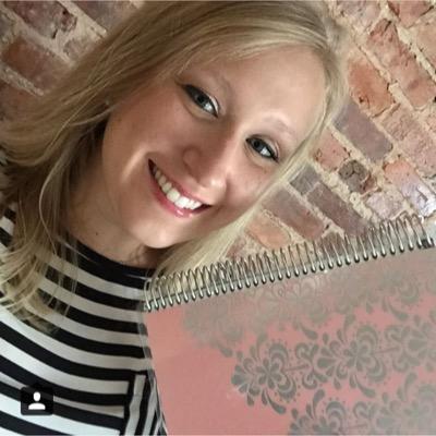 Pocket TN & Digital Teacher Planner 📔💻 • English Teacher & Theatre Director 📚🎭 • Tea & Iced Coffee ☕️🥤 • Debt Free Journey 💸 • Living my best life 💜