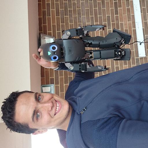 DiegoGing's profile picture. Juan Diego Giraldo 10 de octubre de 1992
mi pasion por el futbol y el deporte es unica.
estudio Ingenieria Electrónica