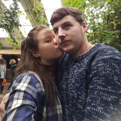 Becca21e's profile picture. 