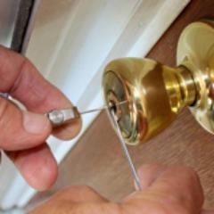 WoodsLocksmith's profile picture. 