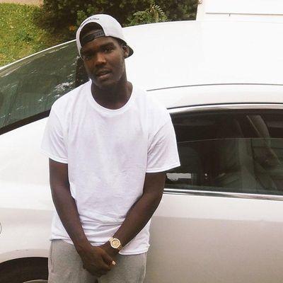 IM ON A CHICKENRUN AND I AIN'T TALKING BOUT THE MOVIE #WARRENLOTMONEYGANG/MUSIC GROUP
