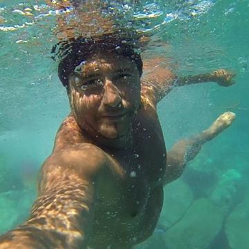 alexacuna_a's profile picture. No pienses en ayer ni mañana solo hay que vivir el momento y eso es lo que yo hago!