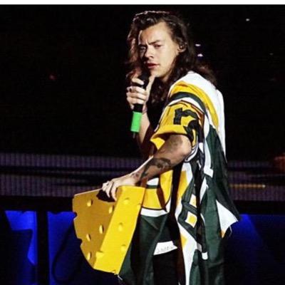 @greenbaypackers love @harry_styles & thank him for being such a supported fan. Liam, Niall, Harry, Louis make me smile! Lets get Harry to follow! FANPAGE|
