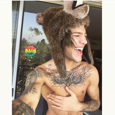 AaronRPGMDW's profile picture. personne meurt puceau, la vie ns nique tous