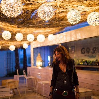 Apasionada de la decoración, la gastronomía, mi familia y de la vida en toda su amplitud....live, love, laugh!!!!!