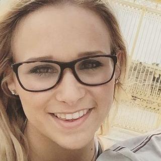 Sirena. Estudiante de Beacon Hills. 19 años. Fan de la moda. Amante de la Biologia y Quimica.#FreeRolerplayer
