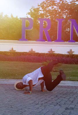 RaguSmooth's profile picture. A window to a labyrinth of a mind that is I