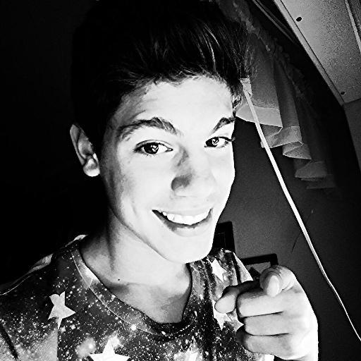 Os risos são a minha maior paixão ;)
Sigam também a minha conta pessoal @CochichoGoncalo