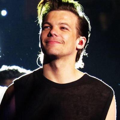 CAN YOU FOLLOW @watsonftlouis PLEASE CUTIE ?