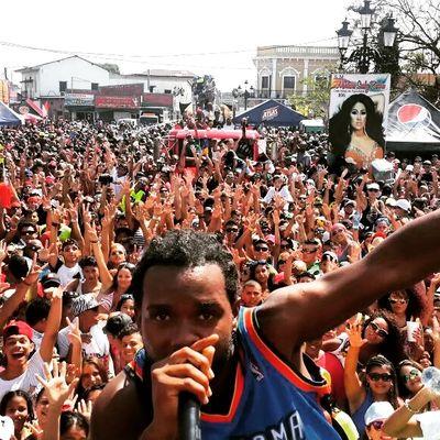 ANIMADOR DEL @BACKLYONSCREW REPRESENTING FROM PANAMA CITY
Backlionscrewpanama@gmail.com descarga el ultimo live de reggae