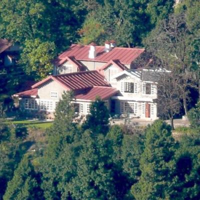 Heritage country home in the hills of Nainital A hub for #literature #walks #food #birding #music #arts #wellness #golf #nature for an aesthetic traveler