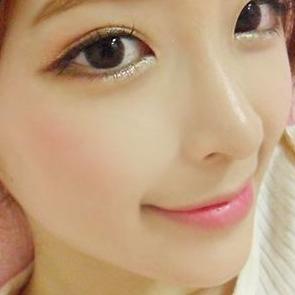 メイクの裏ワザてんこ盛り Twitterissa なりたい肌で ファンデを選ぶ しっとり艶肌 リキッド 陶器のような滑らか肌 パウダリー マシュマロやわ肌 Ccクリーム スポンジやブラシで仕上げると しっかりメイク 指だけで伸ばすと ナチュラルに仕上がる