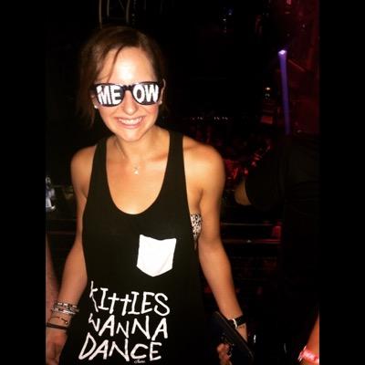 RENYAtini's profile picture. Hockey fan. Listener of intelligent electronic music. IG: renee_chef_chick