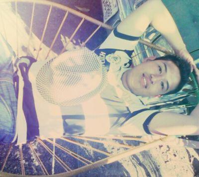 Roger_de_papel's profile picture. Los amigos se van, la vida sigue y la vida no se detiene por nadie