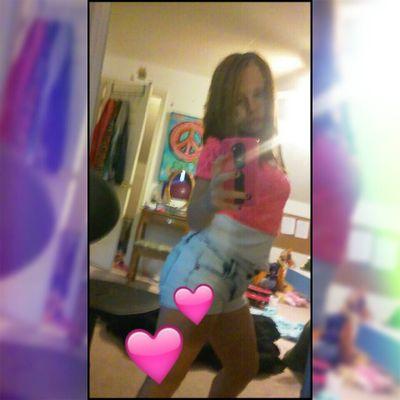 alisonwaters121's profile picture. single love baseball  and football