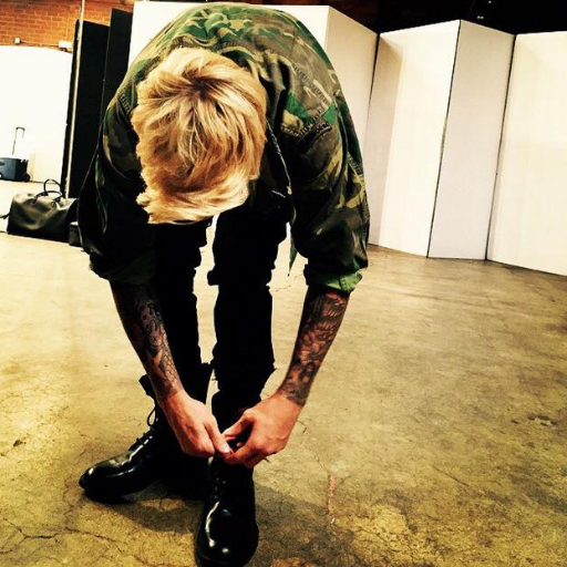 jaxonmcxann's profile picture. aye. welcome to BIEBER world!