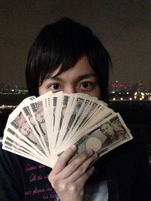yhrnes's profile picture. 今回インターネットを使って月１００万を
目指して稼ぎだす若者を募集します！！ 
条件は都内在住の方！ 
スキルや経験不要！
やる気と熱意だけ持ってきてください！！

連絡はフォローしてからDMへ！