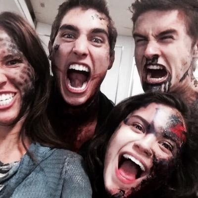 Compte Source sur la série Teen Wolf, Posey nous des questions ici : http://t.co/zCVz9IQkfA