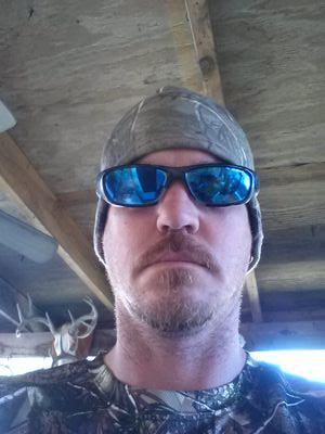 34hank's profile picture. Outdoorsy, Love to hunt and fish