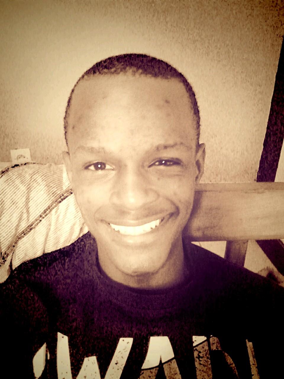 EpoupaU's profile picture. A l'attente d'un miracle