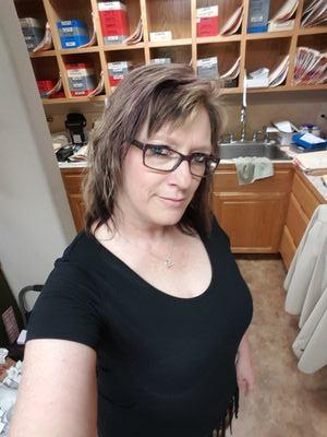 loriaclinton's profile picture. 