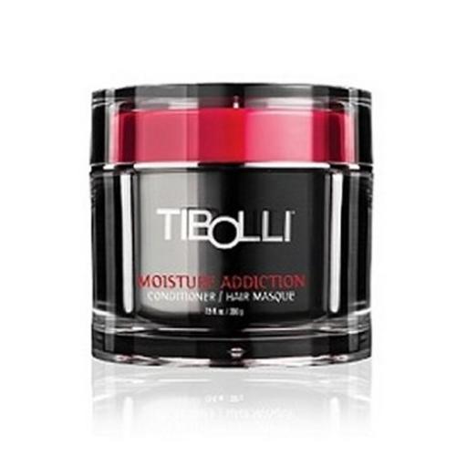 TIBOLLI permet à toutes les femmes d'avoir confiance en elles-mêmes. Elles expriment leur personnalité branchée, être sexy tout en étant élégante.