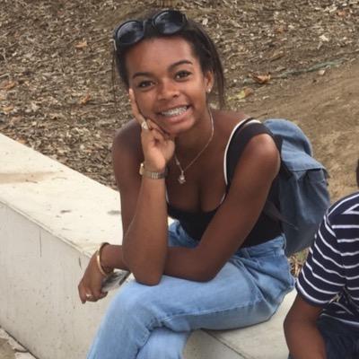 Ms potos sont chrétiens, musulmans ou portent la kippa. Chez nous y’a pas d'racistes, fils de chien avc ça on ne rit pas. Chloé ma sœur♡