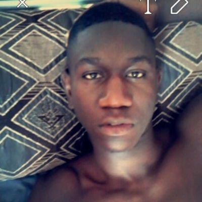 #sénégalais #ivoirien #charmeDuNegre
#DiakoFamilly #Footballeur #basketteur snapchat : yusufadiako94.           
instagram : nelinho_94