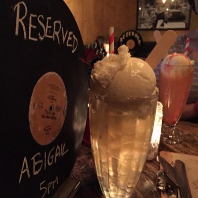 downtown_abi's profile picture. 