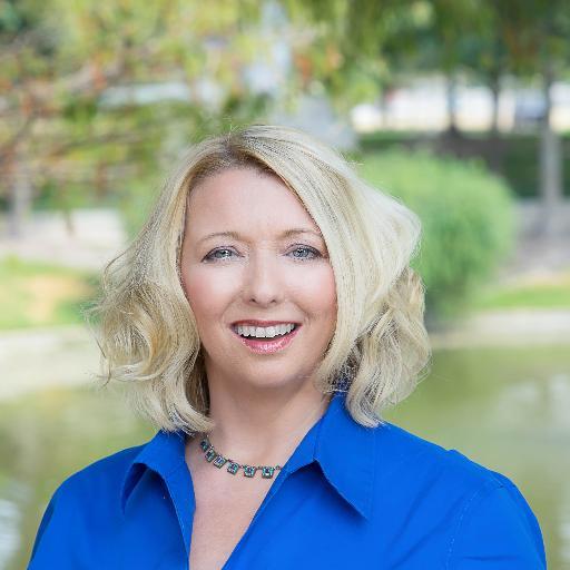 Lisa has a Bachelor's in Business Administration and Marketing. Lisa is an experienced listing agent and buyer’s agent specializing in residential real estate.